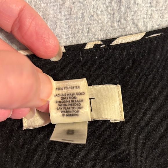 LOFT Monochrome Floral Dress - Picture 6 of 7